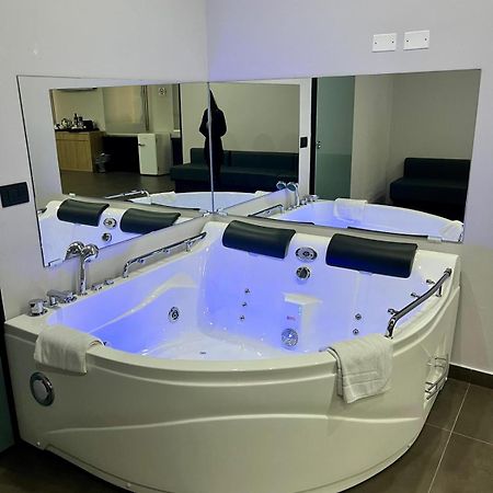 Smart Hotel Карпі Екстер'єр фото