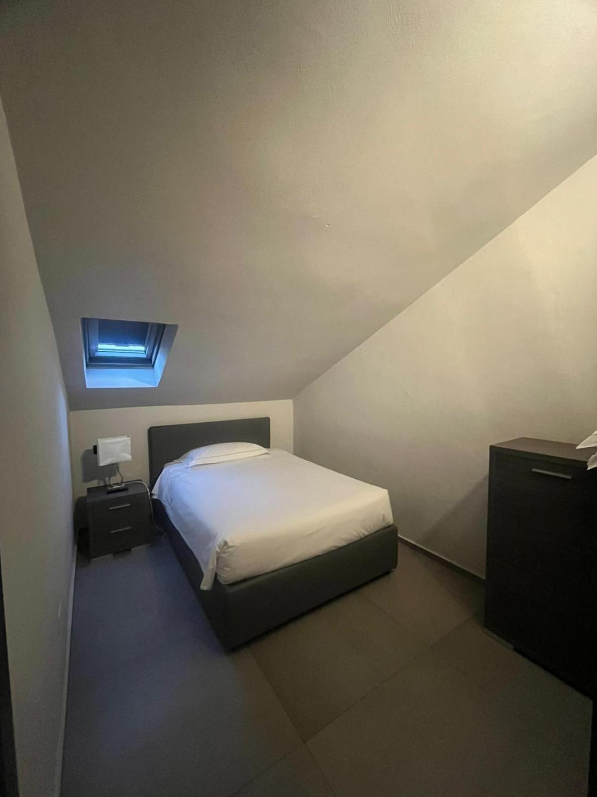 Smart Hotel Карпі Екстер'єр фото