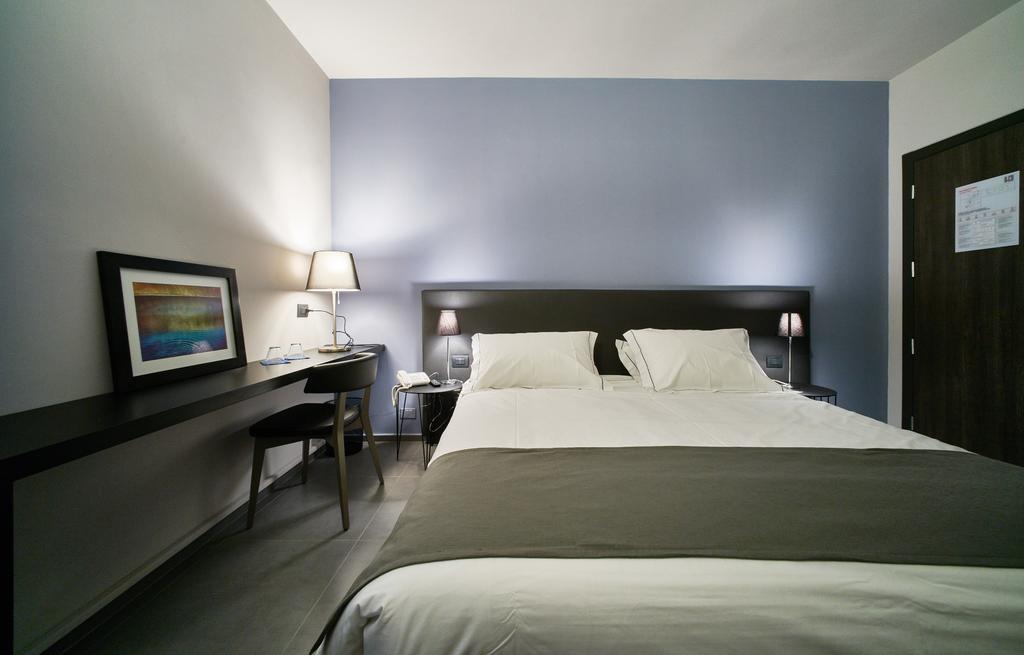 Smart Hotel Карпі Екстер'єр фото
