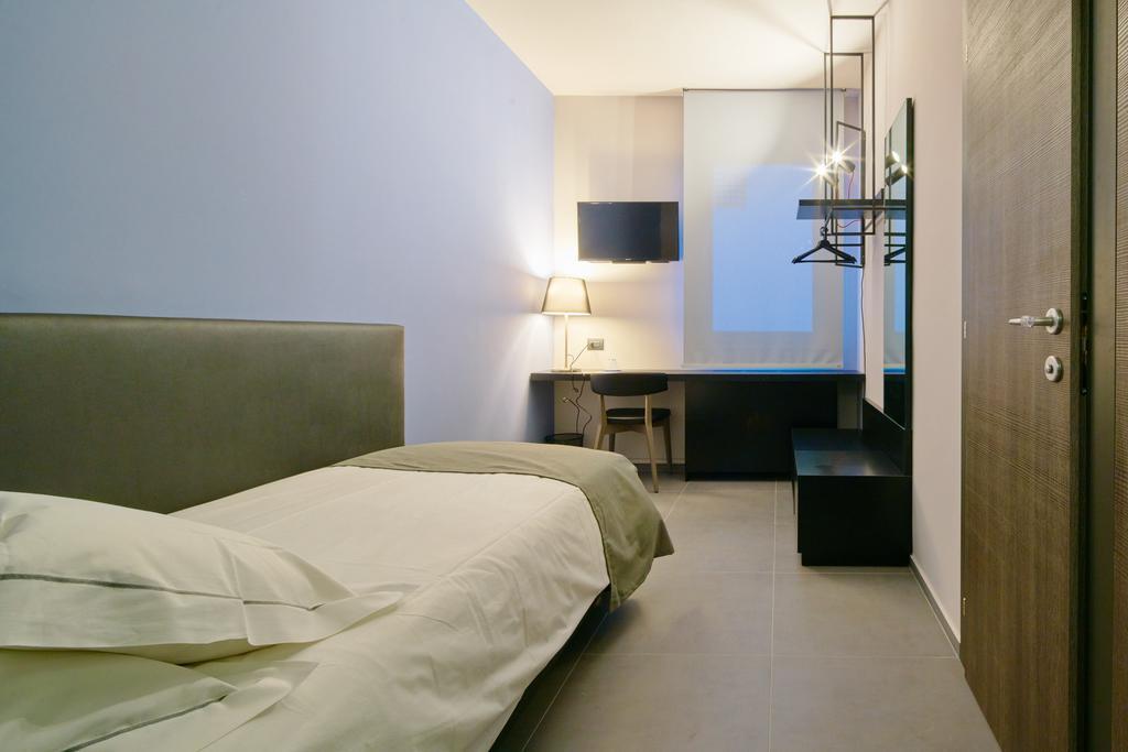 Smart Hotel Карпі Екстер'єр фото